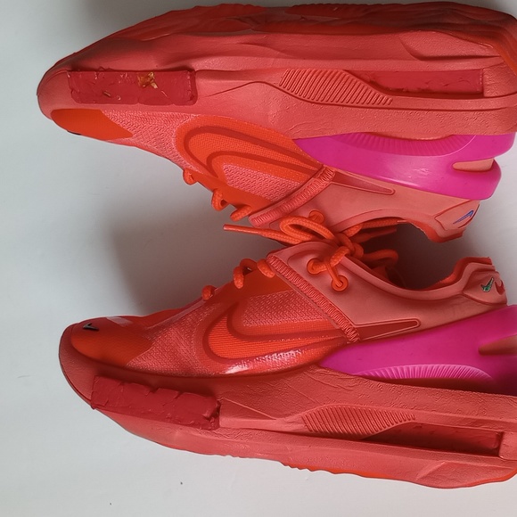 Nike - Picture 5 of 10